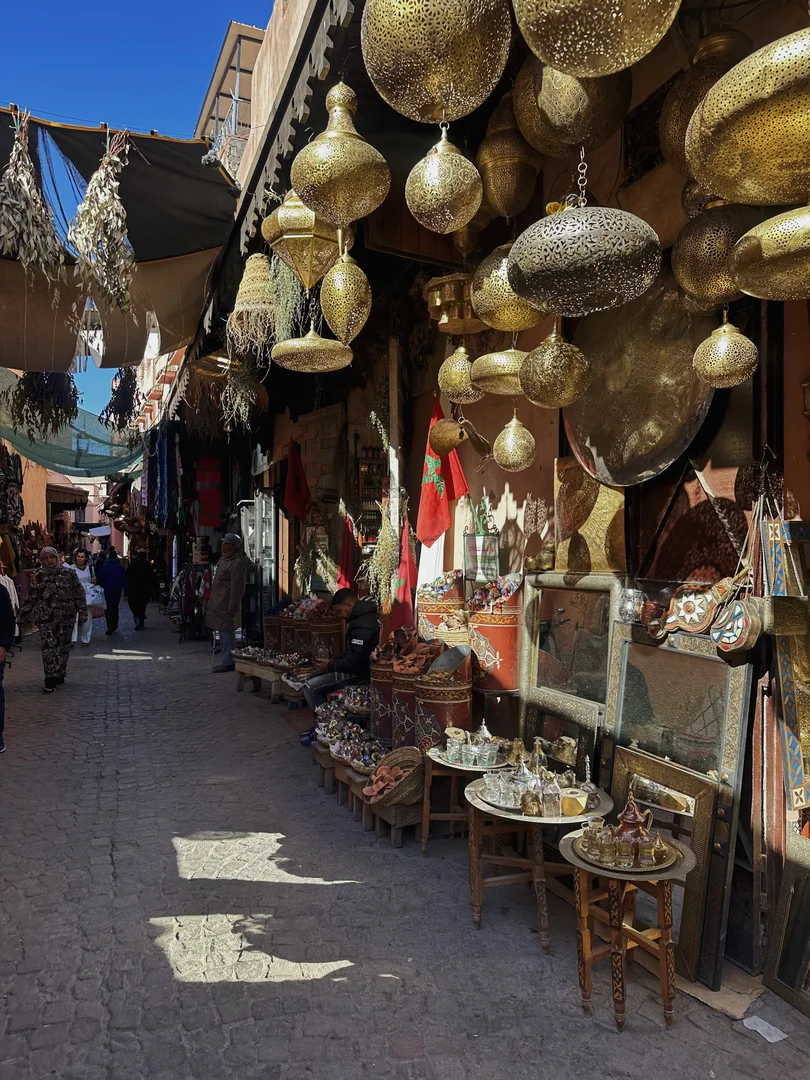 Winkel met traditionele lampen