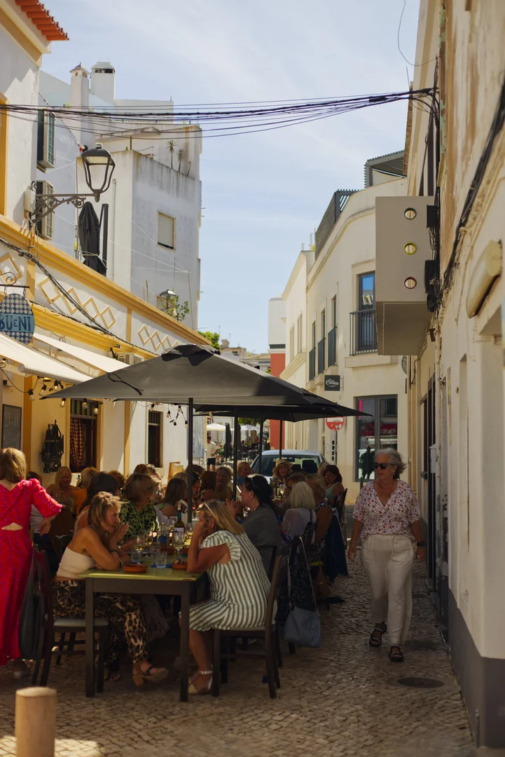 Gezellige lunch in Lagos